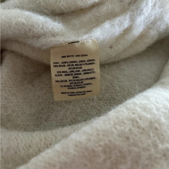 Anthropologie Knitted Knotted shrug - Picture 2 of 4